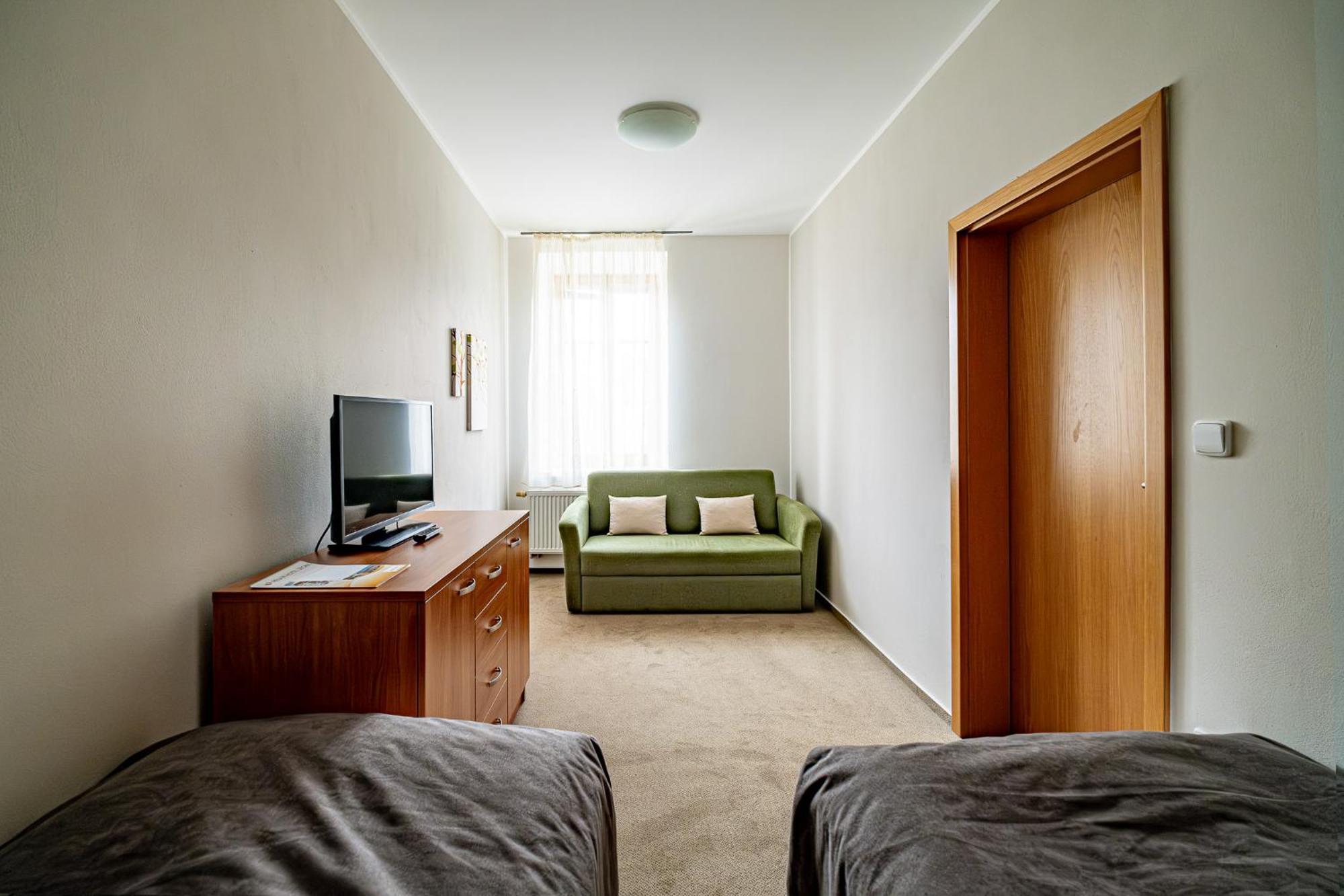 Relax Stork Hotel 3*